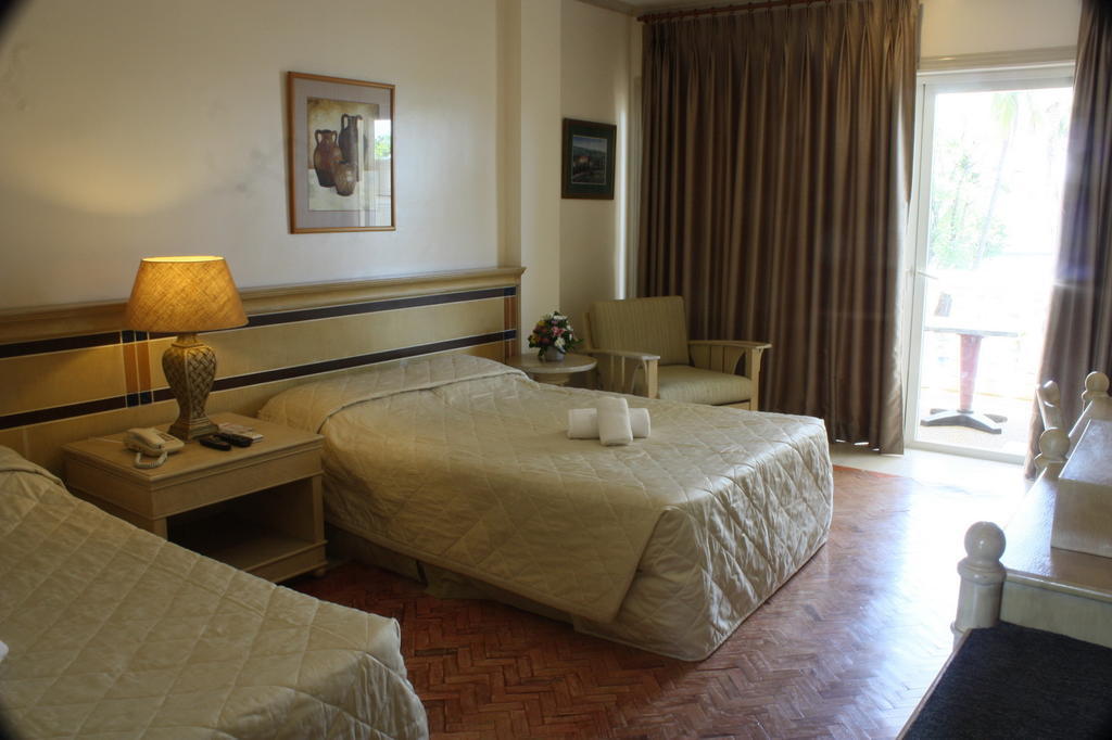 Club Morocco Resort And Country Club Subic Oda fotoğraf