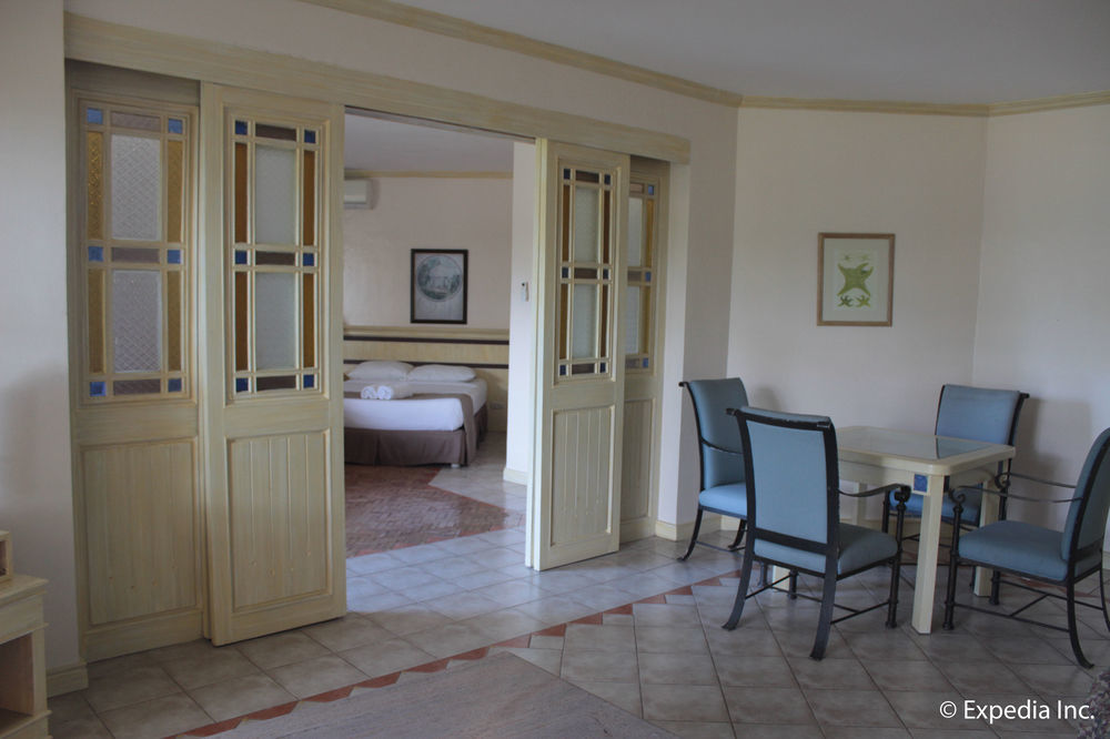 Club Morocco Resort And Country Club Subic Dış mekan fotoğraf