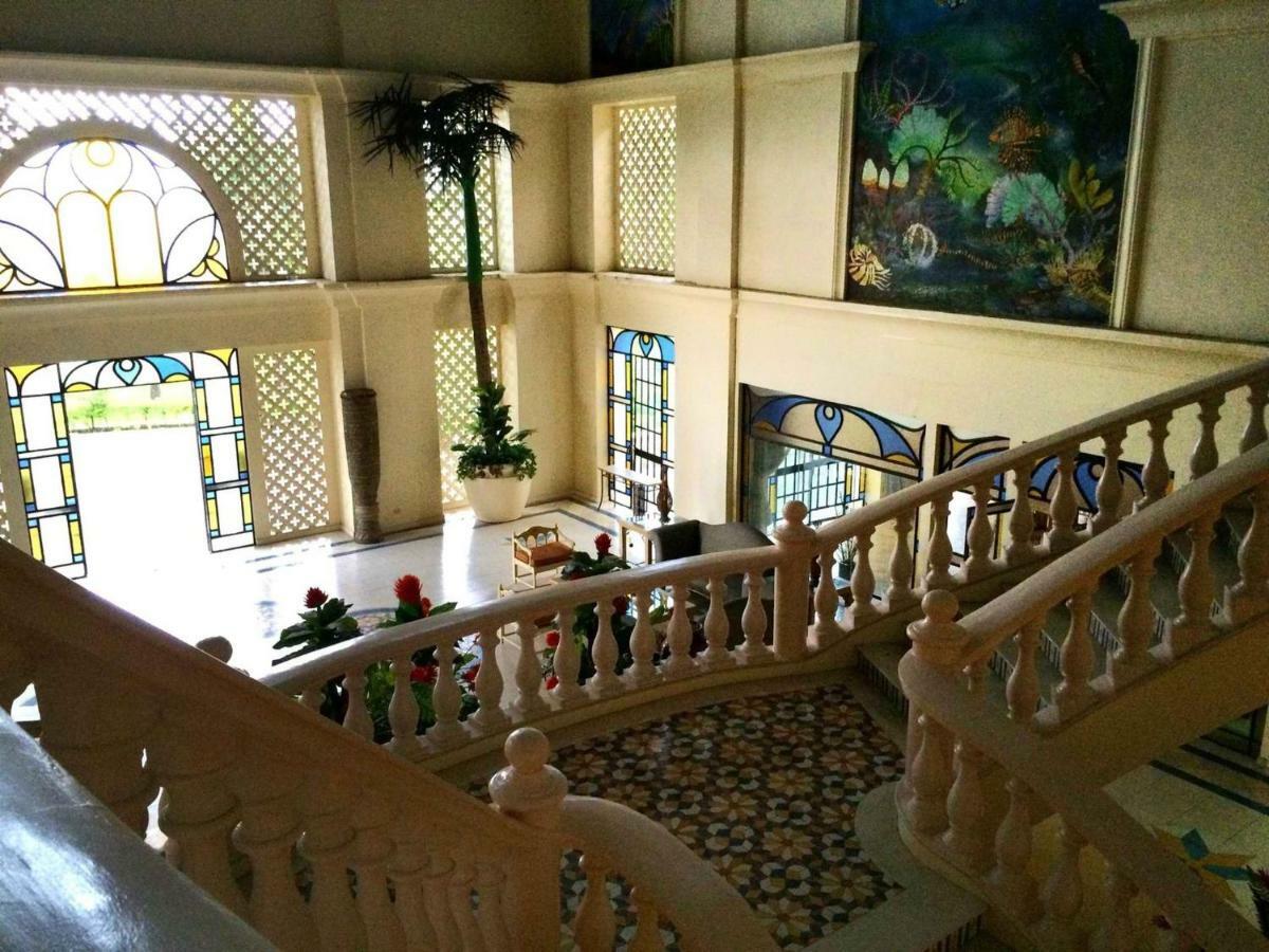 Club Morocco Resort And Country Club Subic Dış mekan fotoğraf